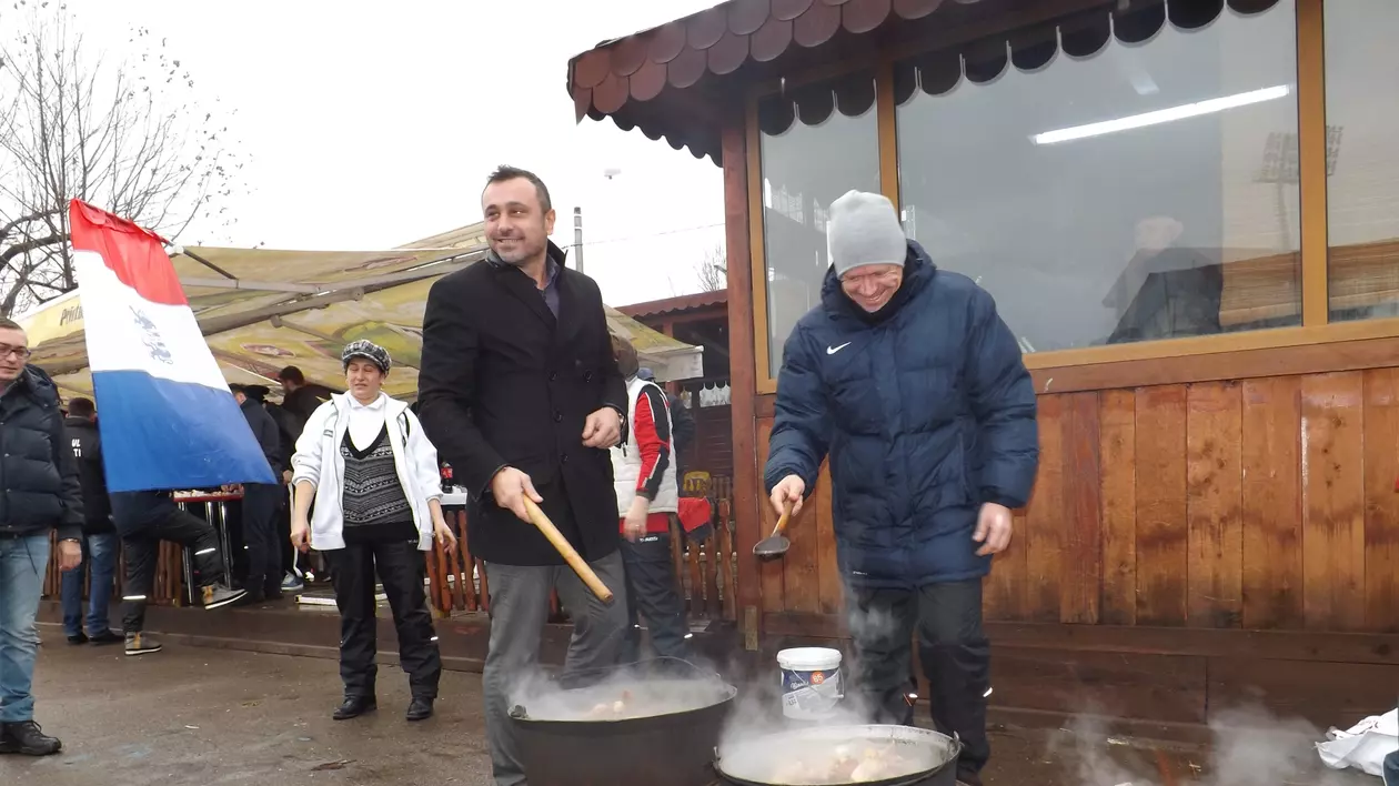 Oțelarii au tăiat porcul, dar cu atenție la siluetă! Selymes dă amenzi de 500 euro pe kilogram în plus