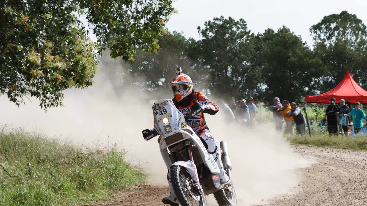 Motociclistul Emanuel Gyenes va participa la Dakar 2016/ VIDEO