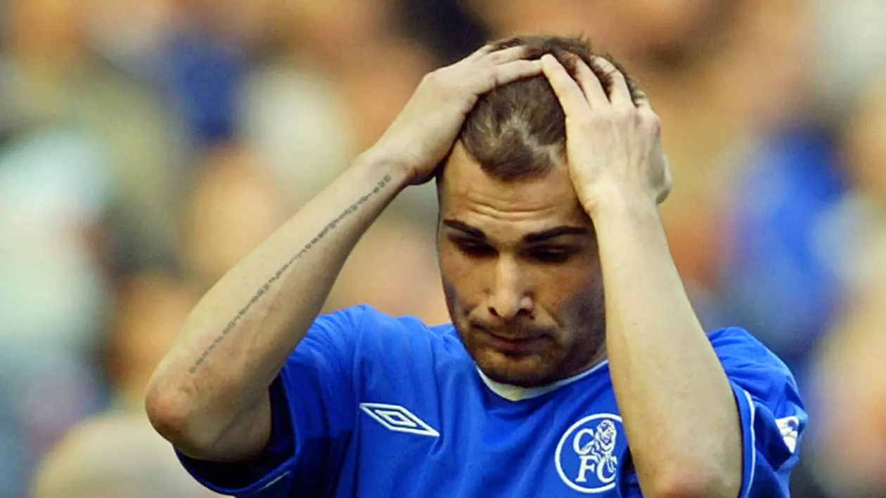Adrian Mutu este în topul celor mai dezamăgitoare transferuri făcute de Chelsea în era Abramovici. ^Veron și Cuadrado sunt în fața românului