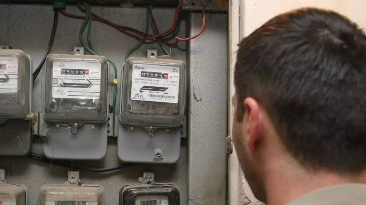 Enel întrerupe curentul electric pe mai multe străzi din Bucureşti şi Ilfov