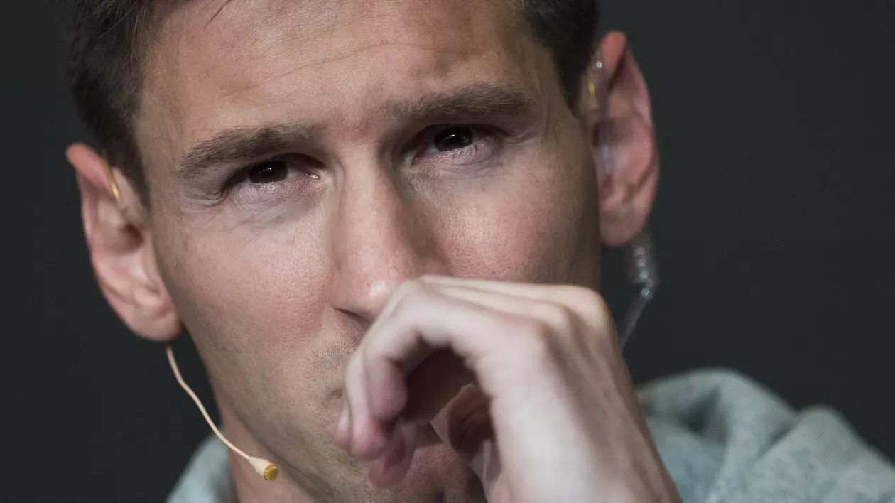 Leo Messi, îmbrăcat strălucitor la decernarea Balonului de Aur / VIDEO