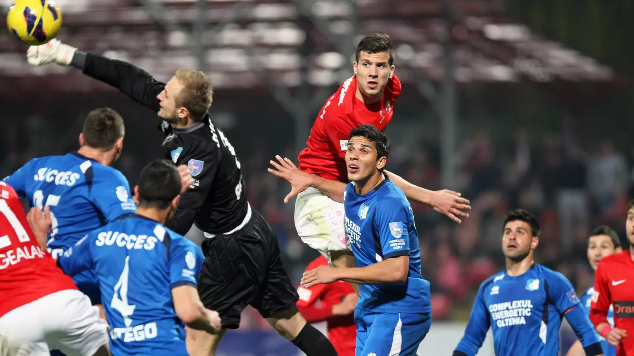 Pandurii au transferat un fost titular dinamovist!
