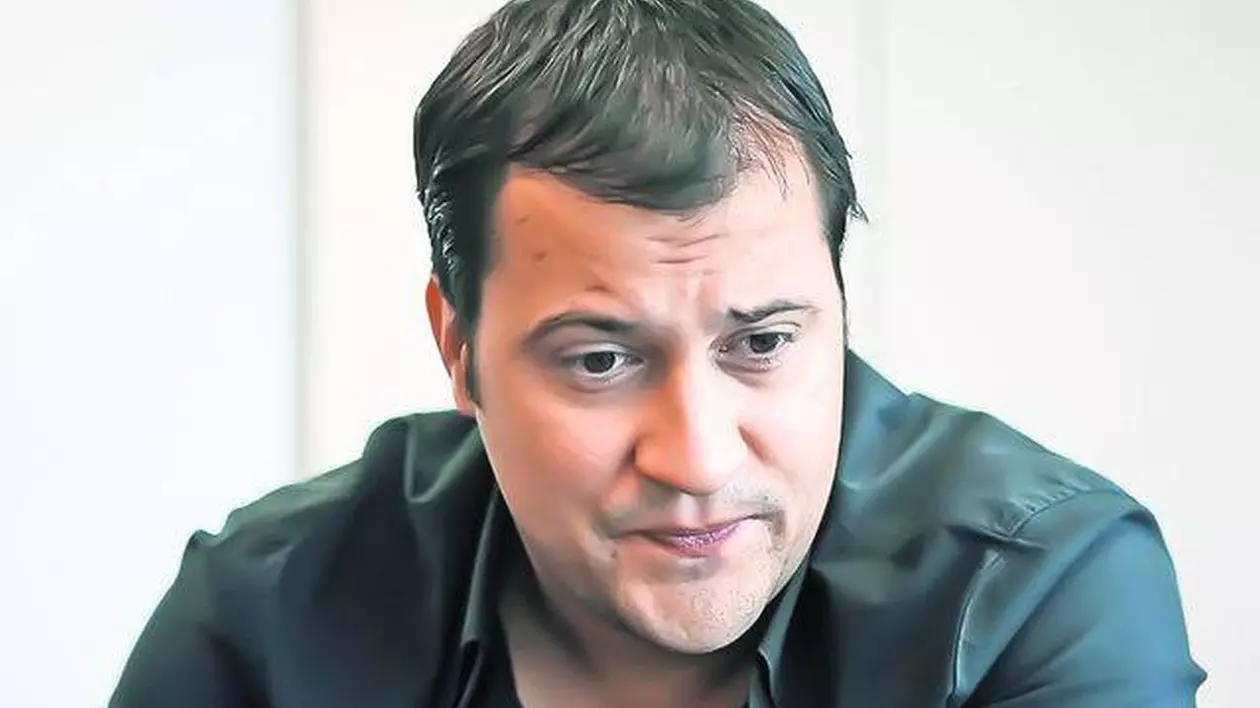 Nu se poate abține. ȘERBAN HUIDU A SUFERIT UN ACCIDENT GRAV pe pârtie, însă tot nu-i este FRICĂ să meargă la SCHI! FOTO