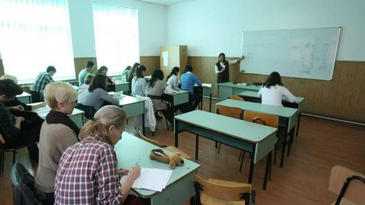 FOTOGRAFIILE PUBLICATE DE ELEVII de la Liceul ”Șincai”! Uite ce I-A SUPĂRAT PE PROFESORI | FOTO
