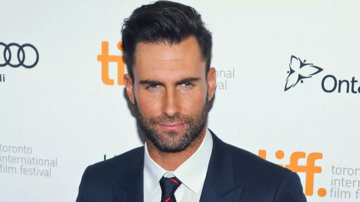 Adam Levine, prima fotografie cu fetița lui după ce a devenit tată | FOTO