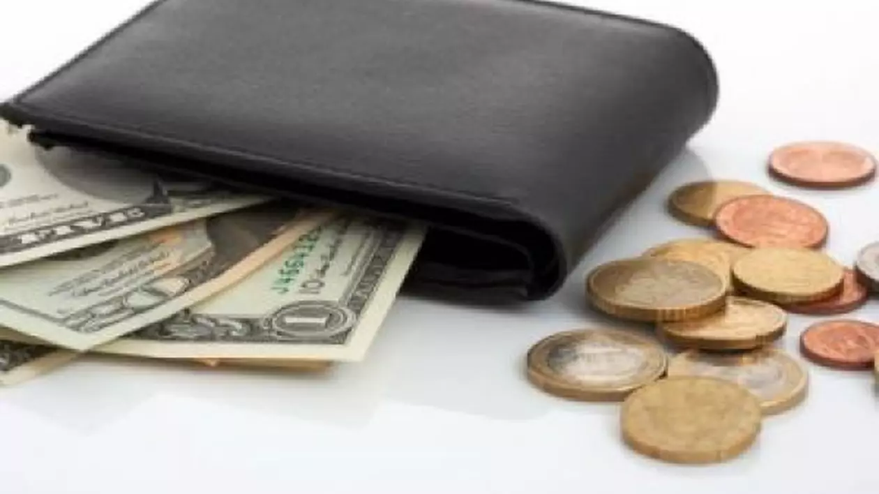 Diferenta dintre leu și dolar e la MAXIMUL ISTORIC