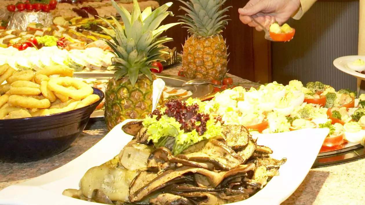 Restaurante de fițe din București, închise de autorități. Ce au descoperit în timpul controlului