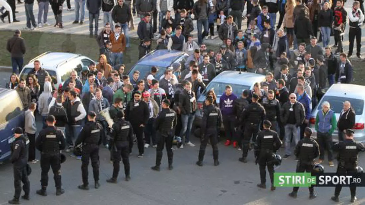 Scandal la Cluj! Suporterii Universității și-au amenințat jucătorii! / VIDEO