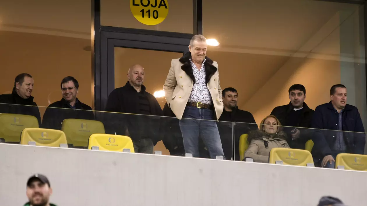 Râzi cu lacrimi: "Pe Gigi nu l-a ajutat Divinitatea pentru că ^el însuşi e divin. Mai bine zis, divină!"