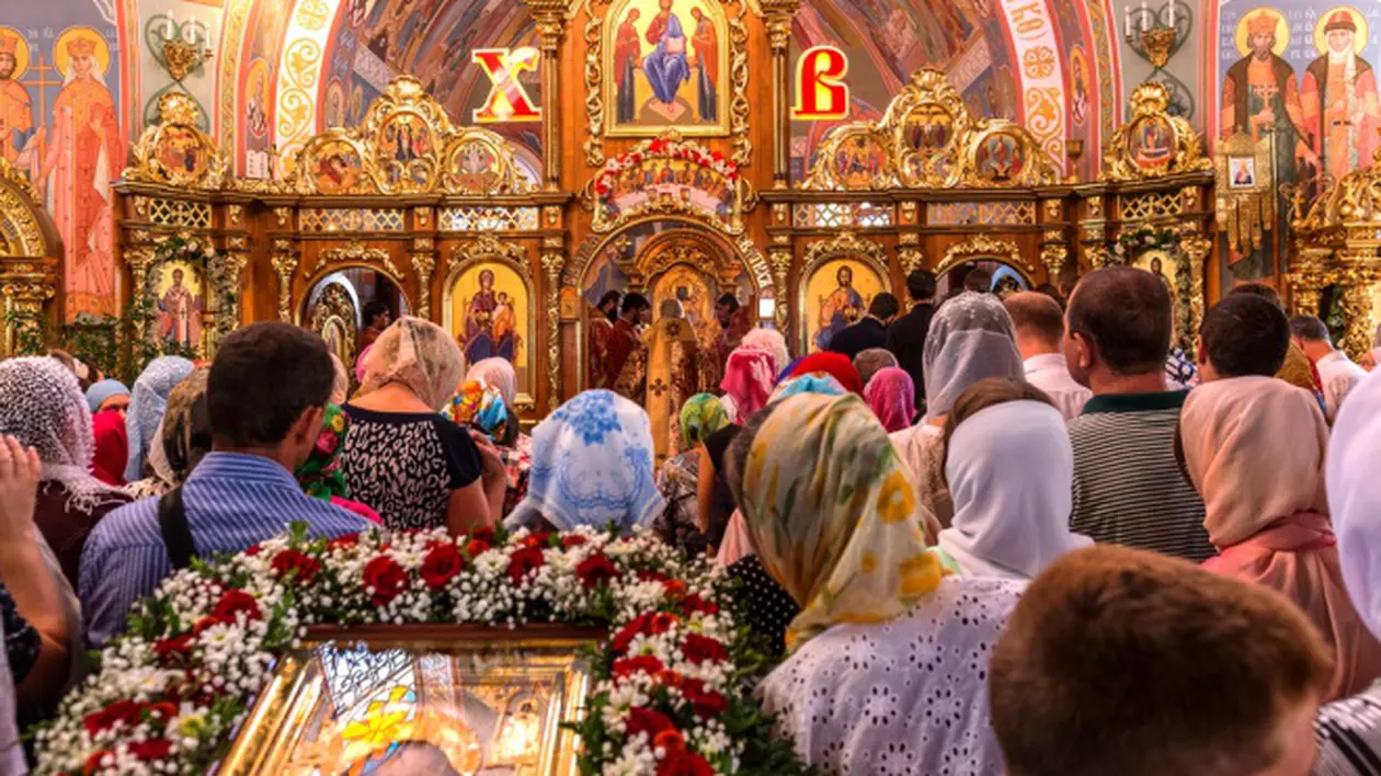 Izvorul Tămăduirii, sărbătoarea închinată Maicii Domnului