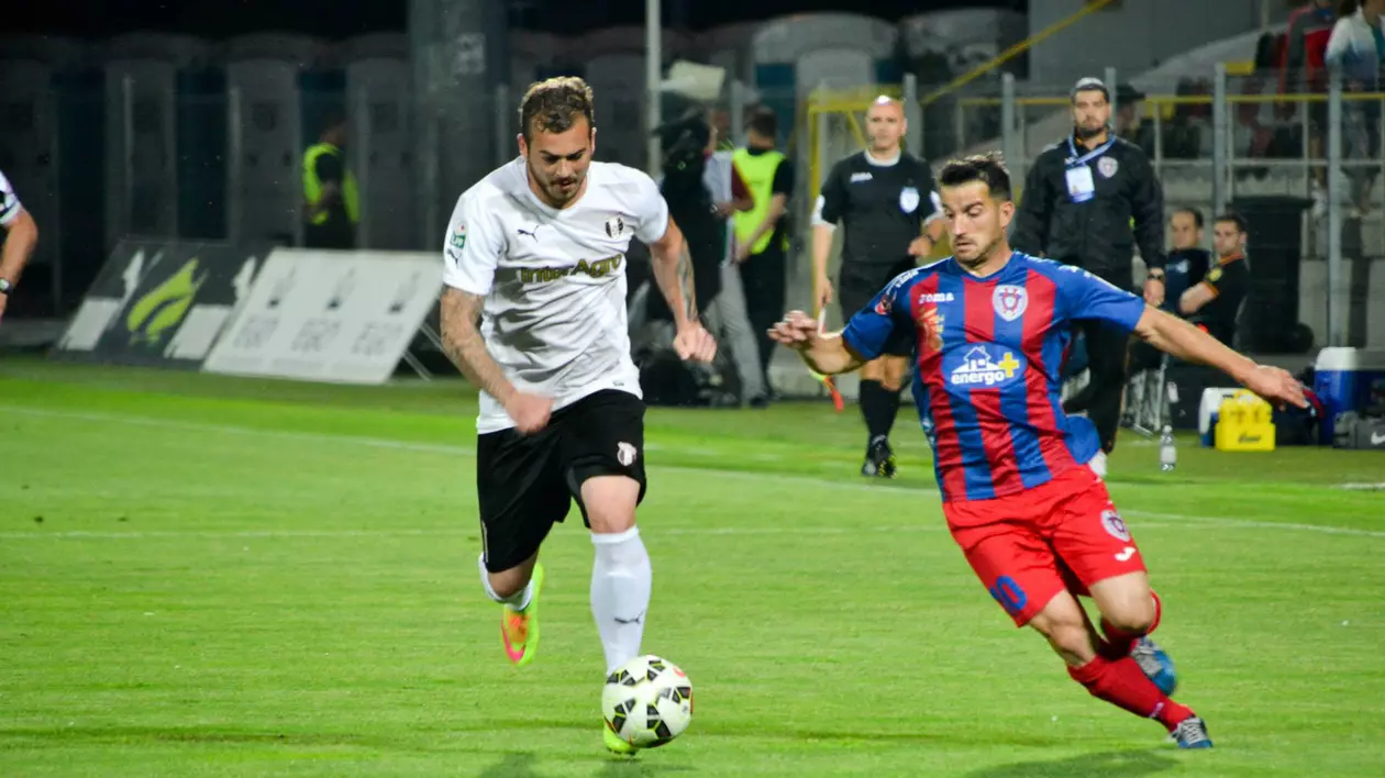 Brazilienii de la Bayern sunt juniori! Gol incredibil marcat de ”astralul” Denis Alibec. ^I-a luat 500 de lei lui Constantin Budescu, după un antrenament, după ce a reușit să marcheze de pe tunelul de la vestiarele stadionului din Giurgiu!