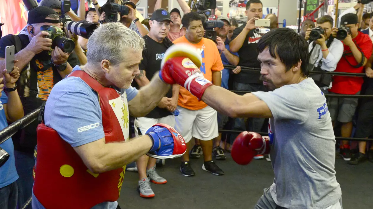 EDITORIAL / Pac-Man îl va face KO pe Mayweather!