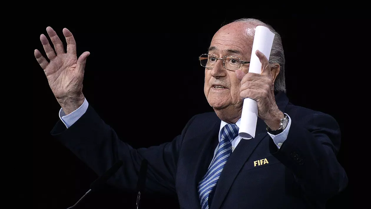 Blatter îi dă poveţe lui Infantino: "Pregăteşte-te bine, dar fii vigilent!"