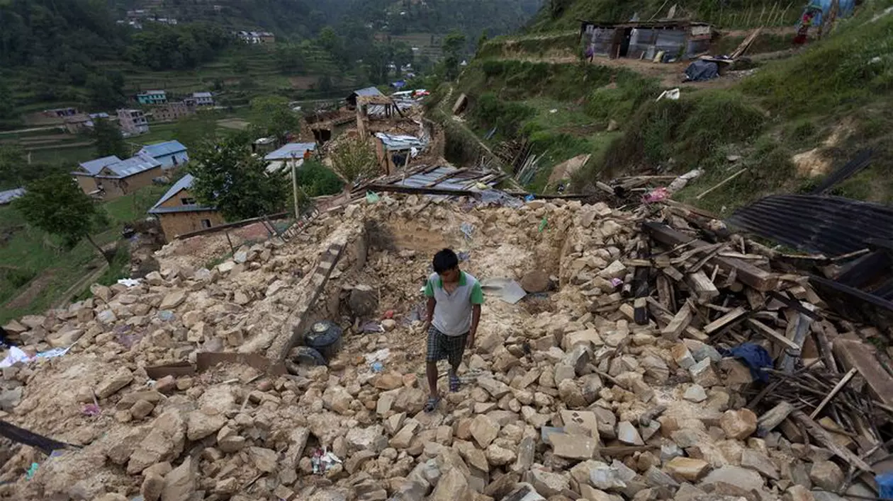 Un nou cutremur în NEPAL! Seismul a avut 7,3 grade pe scara Richter