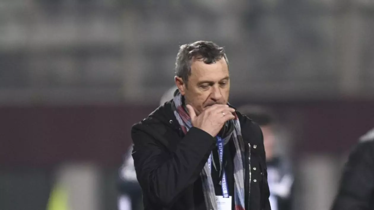 Continuă epurările la Dinamo. Un titular a fost lăsat la vatră