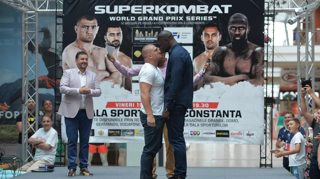 Luptătorii de la Superkombat Constanța au trecut cu bine de proba cântarului / GALERIE FOTO