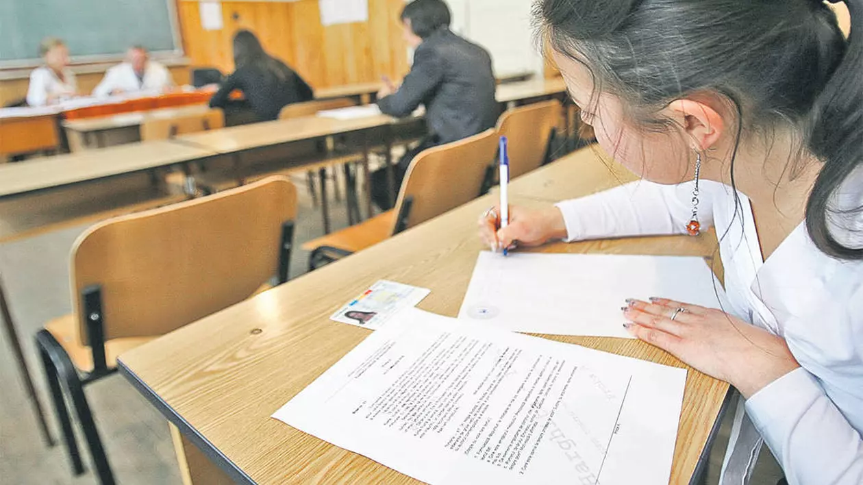 BACALAUREAT 2015: Peste 150.000 de elevi dau astăzi proba la LIMBA ȘI LITERATURA ROMÂNĂ