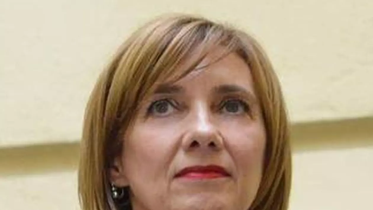 Carmen Iohannis a ieșit din nou în evidență cu ținuta ei, la întâlnirea cu președintele Germaniei / FOTO