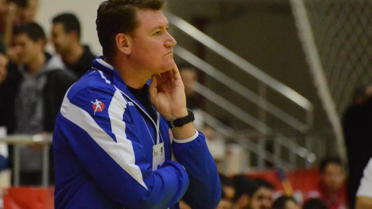 Eliodor Voica a fost demis, Sebastian Bota e noul antrenor principal al lui Dinamo. Voica a fost îndepărtat după 32-27 cu CSM Făgăraș.