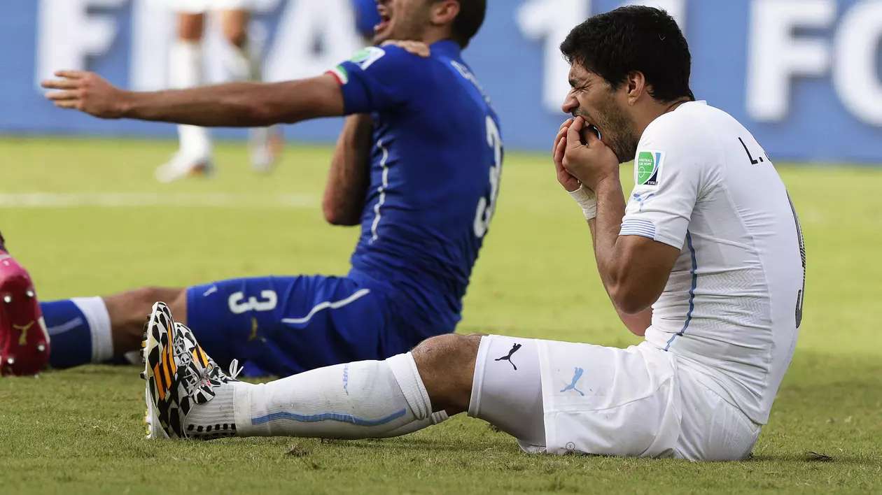 Dracula nu mai e singurul care se hrănește cu sânge! Un fotbalist a devenit și el vampir!