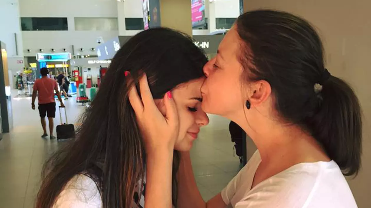 Clipe grele pentru Rita Mureşan! S-a despărţit de fiica ei cu ochii înecaţi în lacrimi