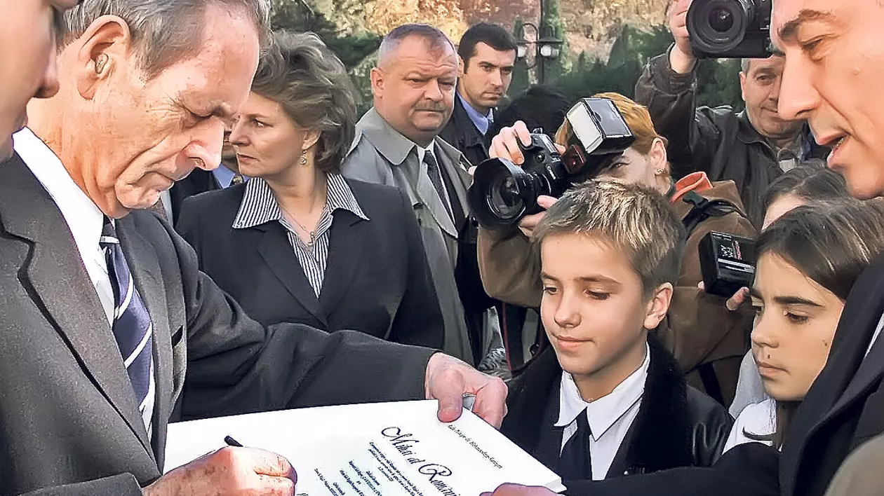 Regele Mihai a rescris de trei ori succesiunea la tron