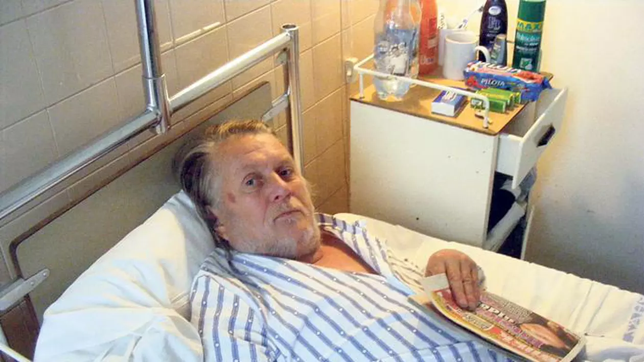 Ungaria nu ne-a mai bătut de 34 de ani. Andras Törőcsik, unul dintre eroii maghiari din 1981, are o poveste sfâșietoare: fără bani, alcoolic, a căzut în cap după o beție, a fost operat pe creier și a stat cinci zile în comă. Visează ca ”Magyaroszag” să bată iar tricolorii