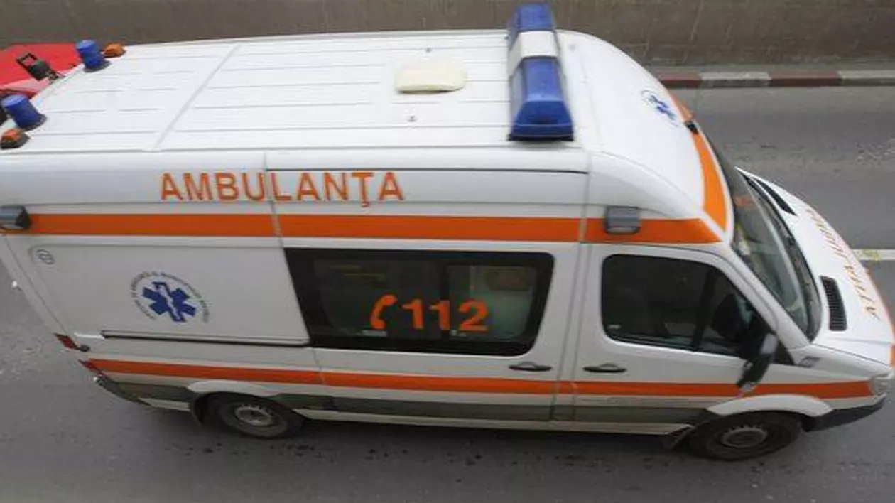 Cinci elevi, la spital după ce un coleg a spart o fiolă cu sulfat de amoniu în clasă 