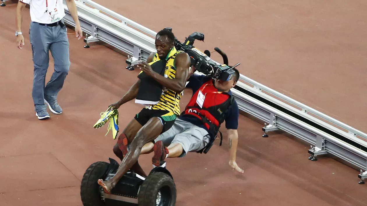 Cameramanul care l-a doborât pe Bolt i-a dăruit o brăţară talisman/ VIDEO