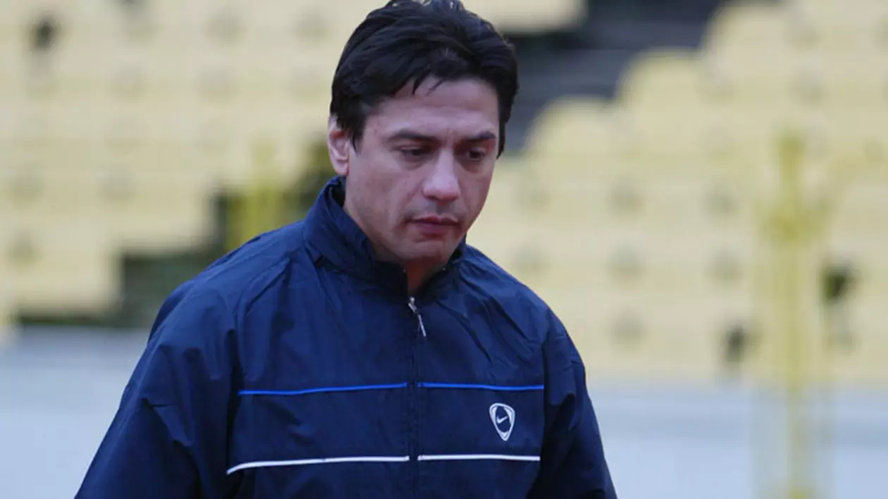 Situație de ”Cacao”! Omul care se tot ia de Gică Hagi și de Florin Răducioiu nu este bun de nimic! ^Se visează mare antrenor, dar n-a luat nici examenul pentru a deveni observator de joc
