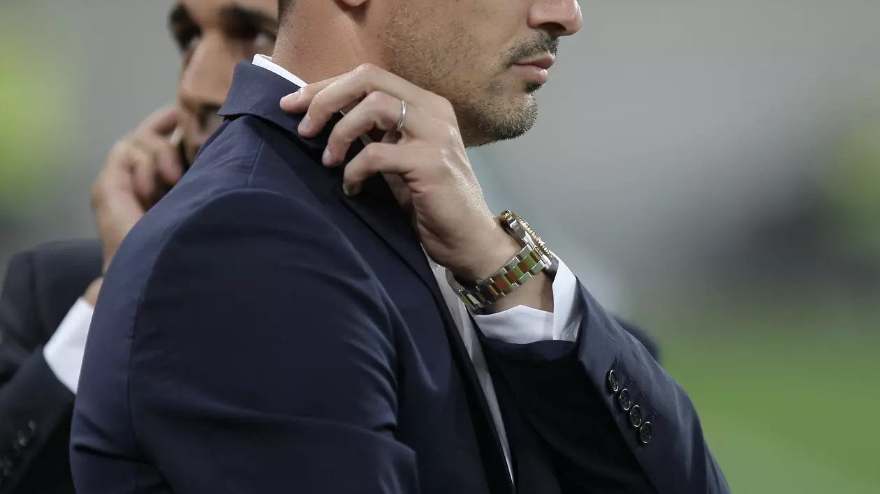 Mirel Rădoi a fost pus la zid. ^"A trişat în competiţii. Pe foi apărea ca director! Nu ştiu ce director, poate sportiv, poate de stadion!"