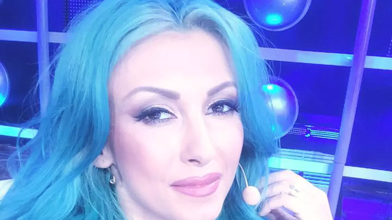 Andreea Bălan, rochie inspirată din Game of Thrones? Uite cum i-a uimit pe fani, la Media Music Awards | FOTO ÎN ARTICOL
