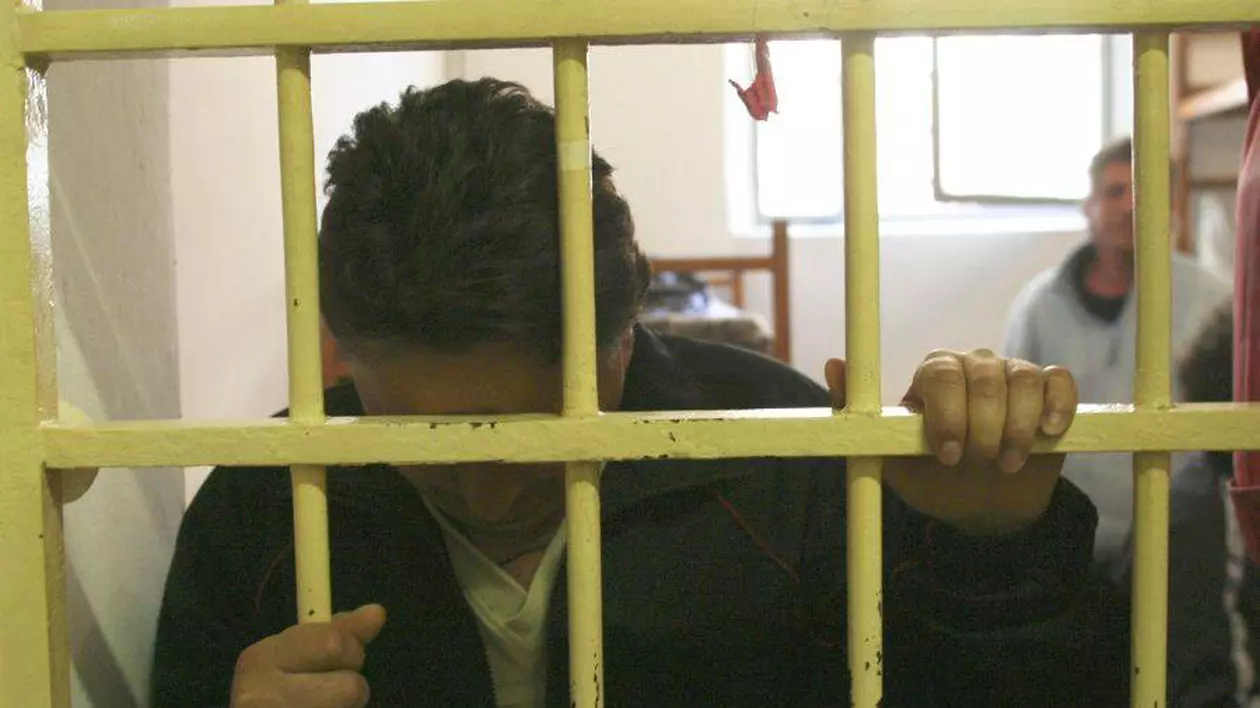 UPDATE: Doi deținuți au evadat din arest! Doar unul dintre infractori a fost prins