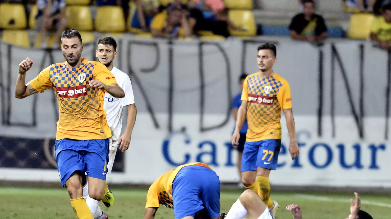 Liga 1: FC Botoşani - Petrolul 2-1. Zoubir a deschis scorul, execuție superbă, Hadnagy și Fulop, din penalty, au întors rezultatul! Stoichiță i-a făcut semne lui Pulhac că e nebun la cap