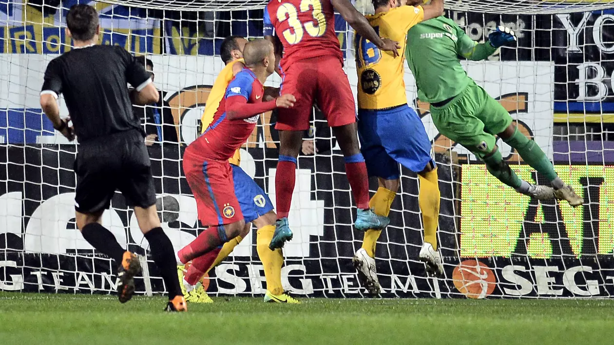 LIGA I LA FOTBAL: Petrolul - Steaua 0-0. "Lupii" i-au blocat pe campioni într-un derby disputat pe un teren ca un ogor, distrus de râme și de indiferența oficialităților locale! Steliştii reclamă starea gazonului şi neacordarea unui penalty: "A fost henţ la Benga!" Ce spune acuzatul