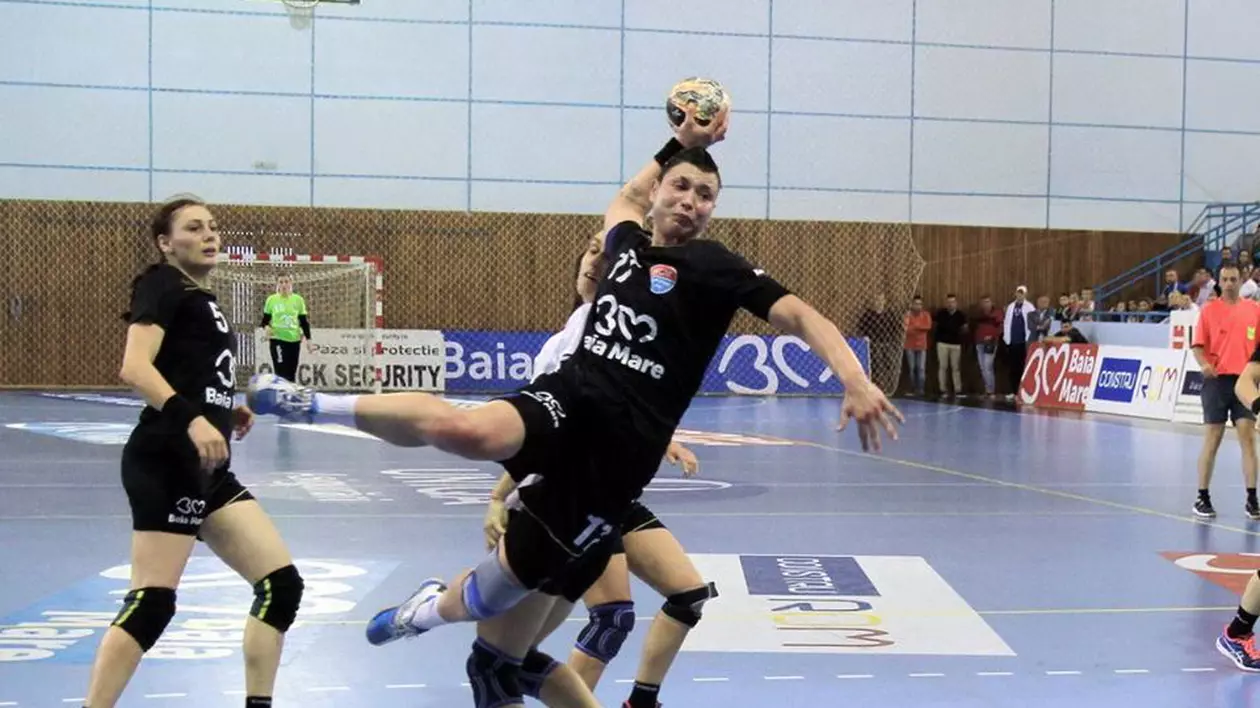 Liga Campionilor. Una rece, alta caldă: HCM Baia Mare - Larvik 29-31, Savehof - CSM București 17-28