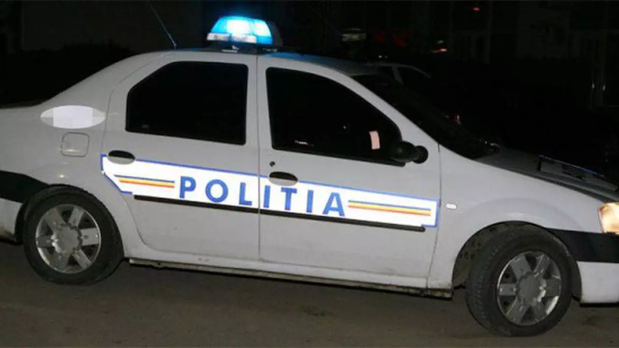 lovit de masina politiei