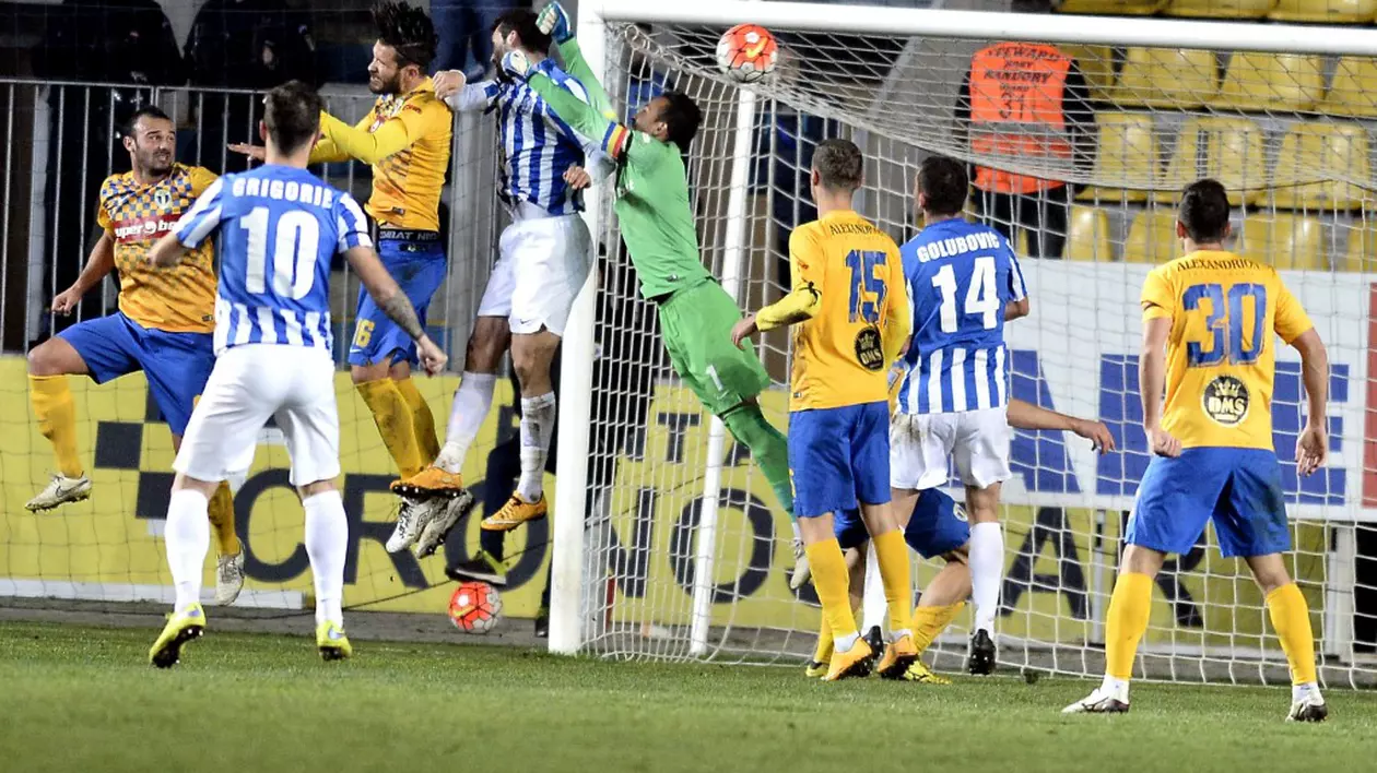 Liga I: Petrolul Ploieşti - CSMS Iaşi 1-2. "Lupii" şi-au schimbat antrenorul, dar norocul, ba. Moldovenii au câştigat cu un gol marcat pe final de meci. ”Vin 10 jucători”