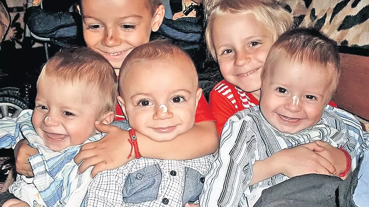 Nicolas are nevoie de ajutor! Micuţul de 2 ani a fost operat de defect septal atrial