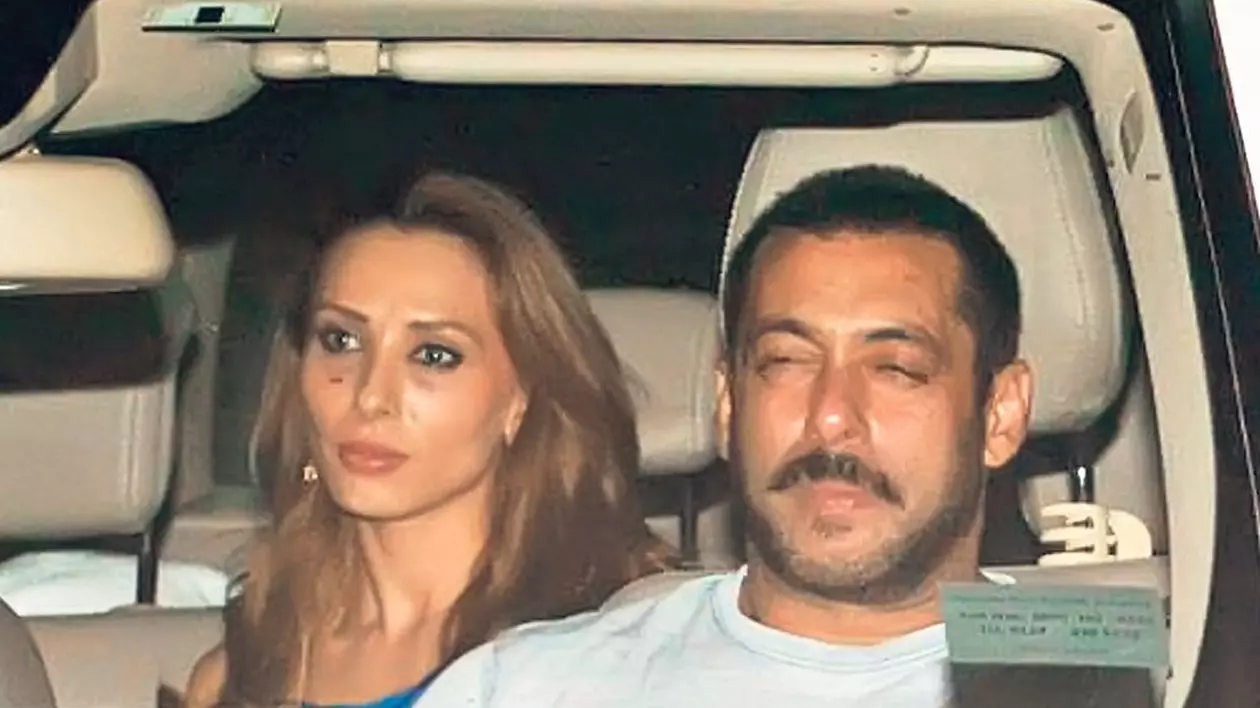 Până ce viza ne va despărţi! Iulia Vântur a dat-o-n bară fix când toată India o vedea măritată cu Salman
