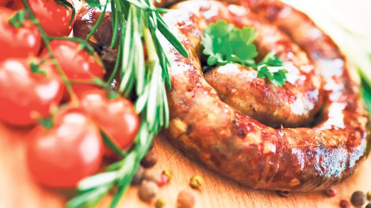 Cei mai gustoşi cârnaţi de porc făcuţi în casă - Reţete şi trucuri