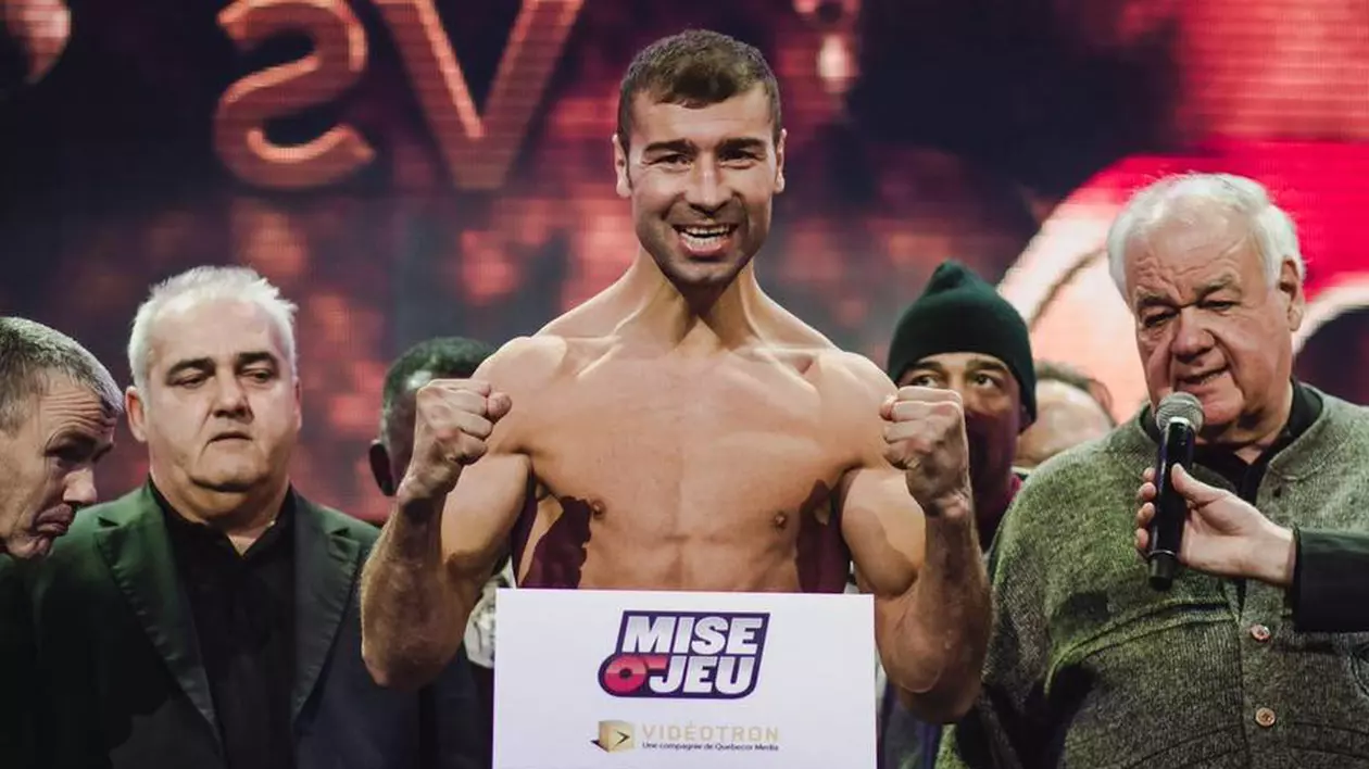Pugilistul Lucian Bute este mulțumit de anul 2015 ^și așteaptă cu optimism 2016. ”Vă urez tuturor Crăciun Fericit!”