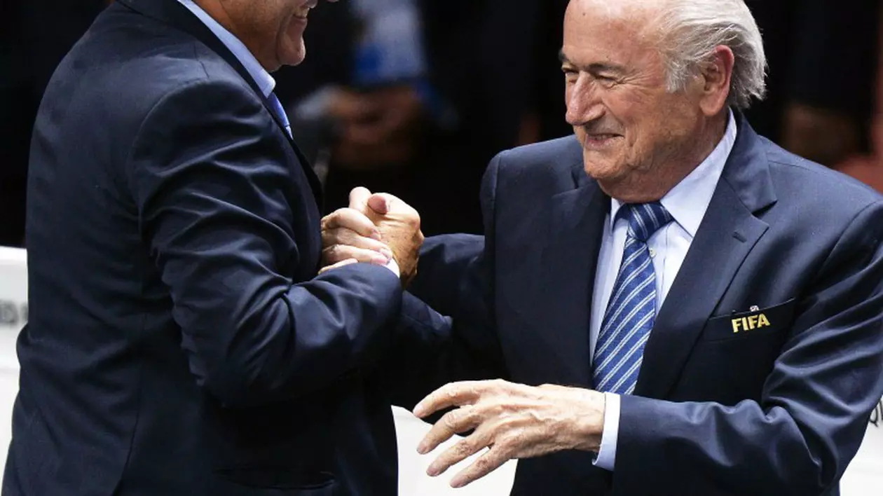 Blatter şi Platini au fost suspendaţi opt ani din toate activităţile fotbalistice, ^ pentru "conflict de interese" şi "plată neloială" / FOTO&VIDEO