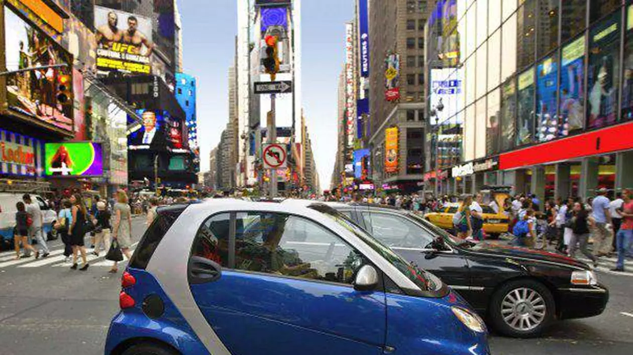 Mașinile «verzi» prind viteză! Tot mai mulți șoferi își cumpără autoturisme electrice