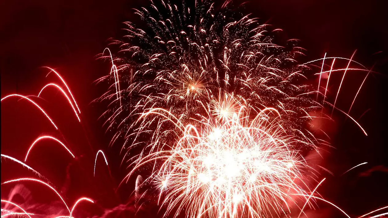 Artificiile de la nunți și petreceri private, taxate de Primăriile de sector
