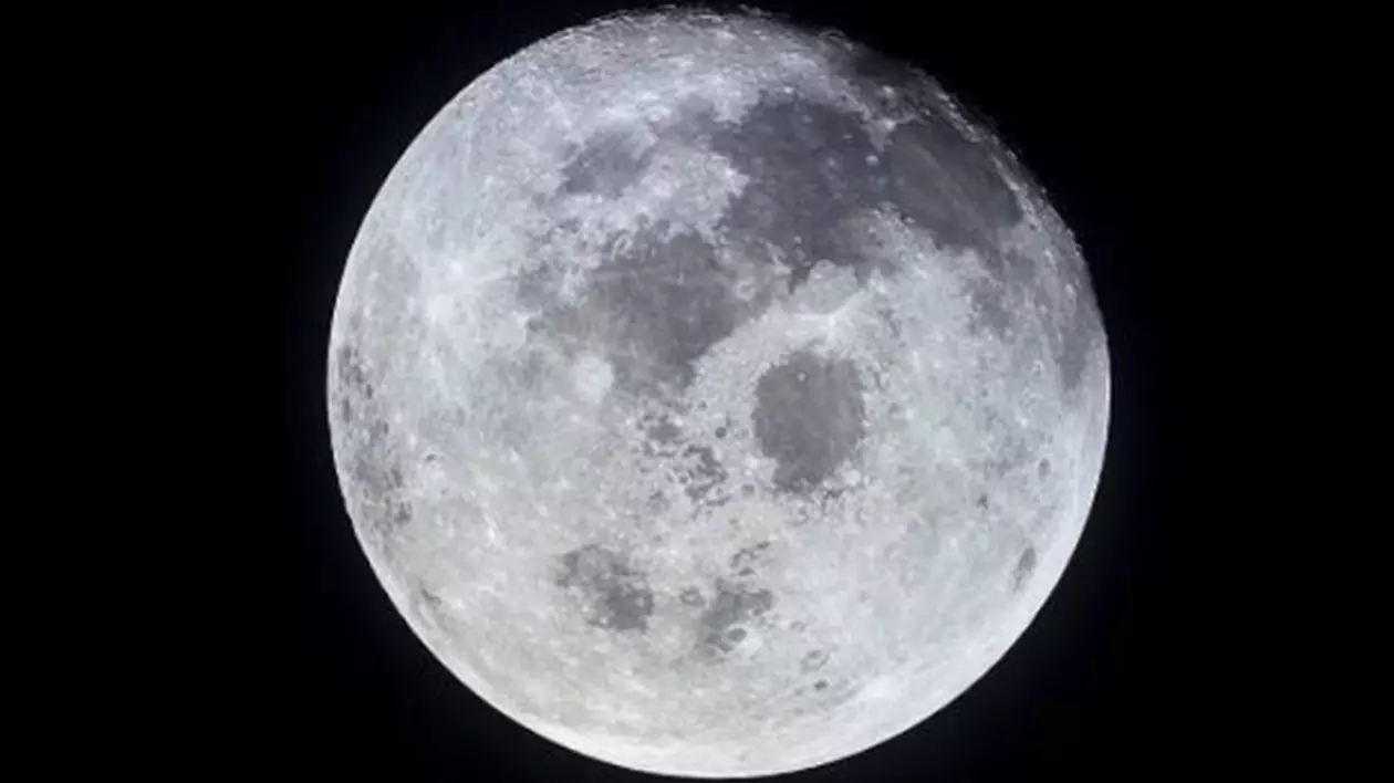 Fenomen astronomic rar de Crăciun! Vom avea LUNA RECE 