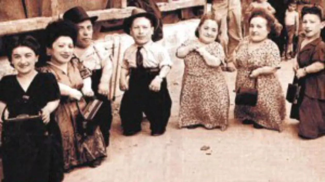 Ziua internațională de comemorare a victimelor Holocaustului. Povestea incredibilă a piticilor români care i-au supraviețuit doctorului Mengele