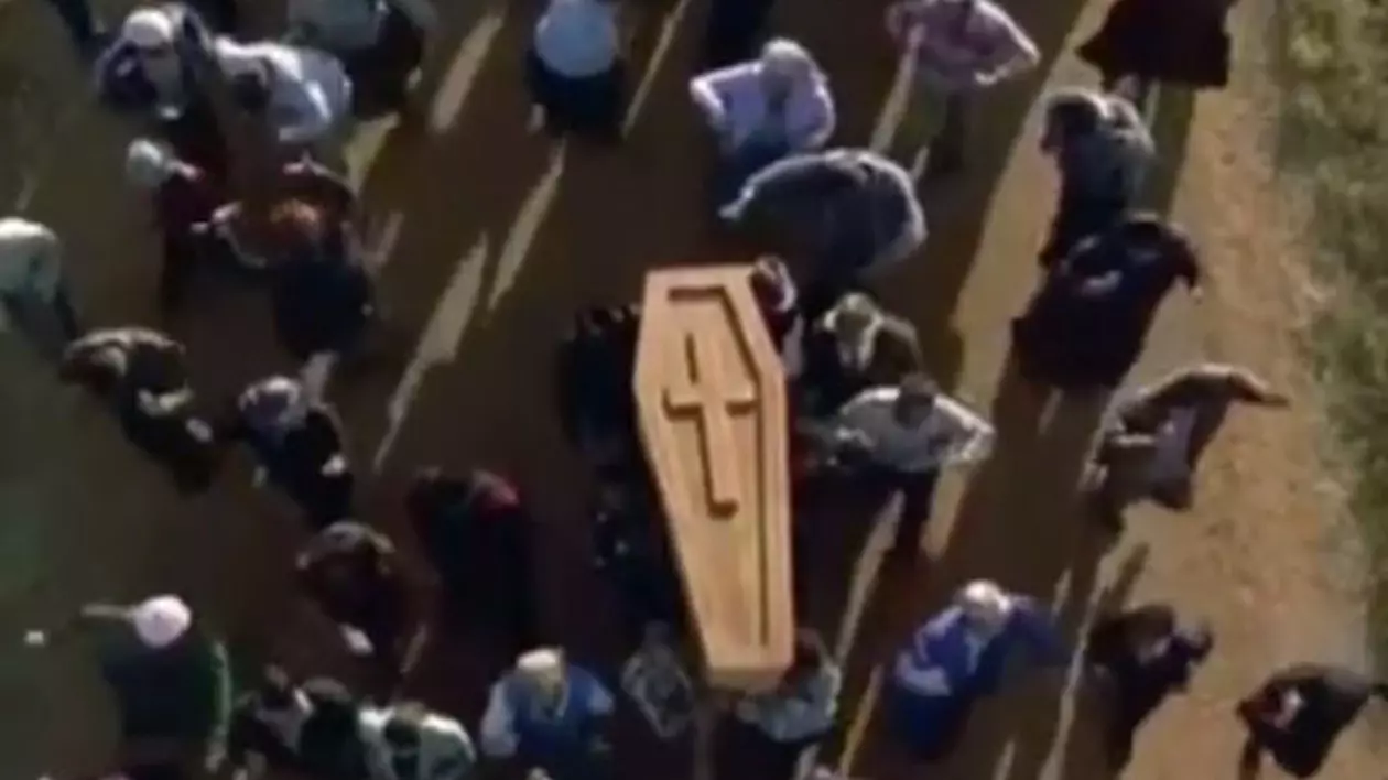 Caz şocant în Australia. O femeie a apărut la propria înmormântare, după ce soţul a plătit asasini să o ucidă