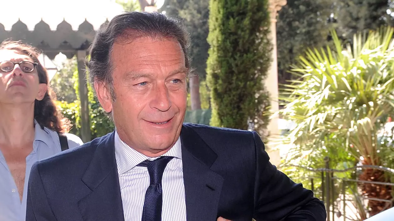Leeds a plătit postaci care să laude conducerea clubului!