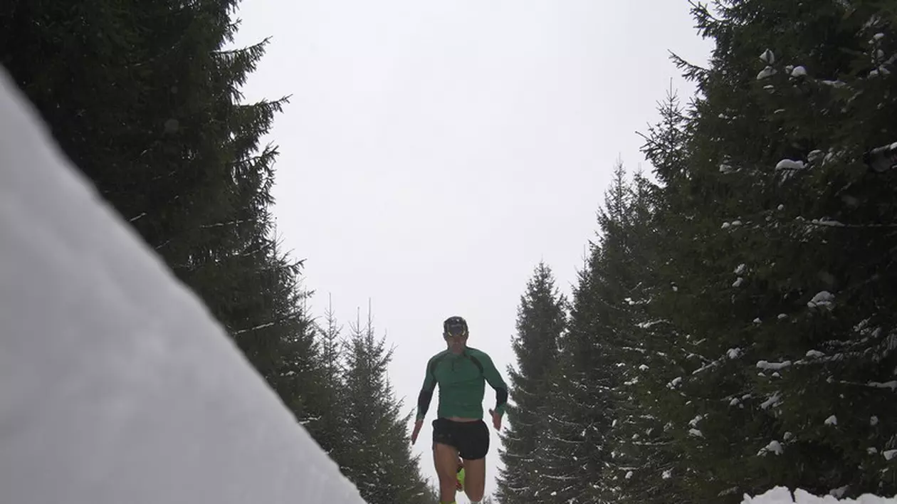 Un bistrițean participă la cel mai greu maraton de pe planetă! Aleargă 566 de kilometri la Polul Nord!